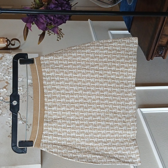 NWT Pull & Bear 100% Cotton Logo Print Mini Skirt. Size S - Picture 6 of 15